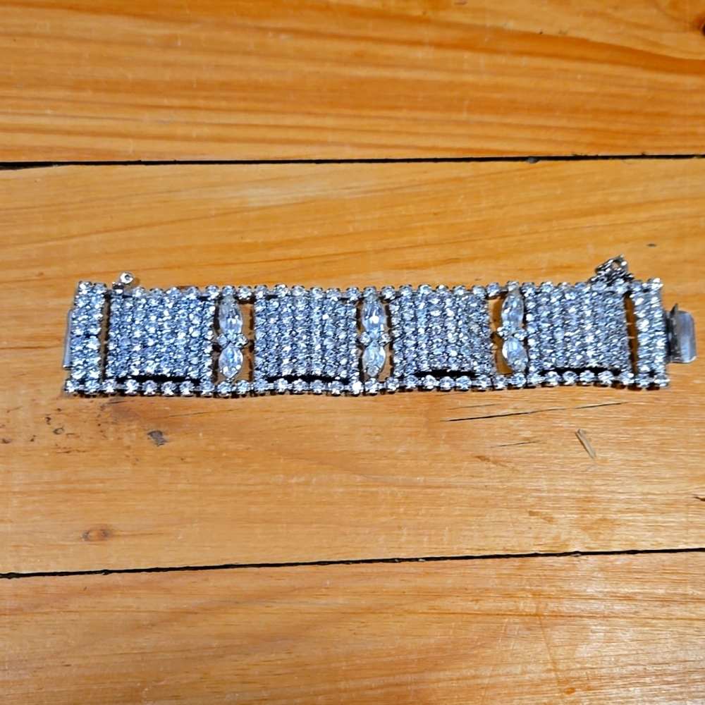 Vintage 1950s cuff rhinestone bracelet